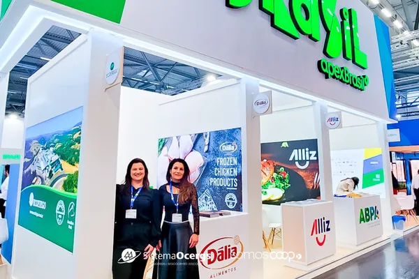 Cooperativismo marca presença na maior feira de alimentos e bebidas