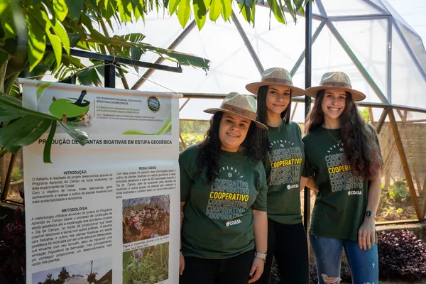 Educação cooperativista incentiva jovens rurais à sucessão familiar 