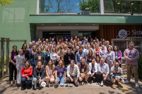 Educar é coop: docentes se reúnem na Casa do Cooperativismo