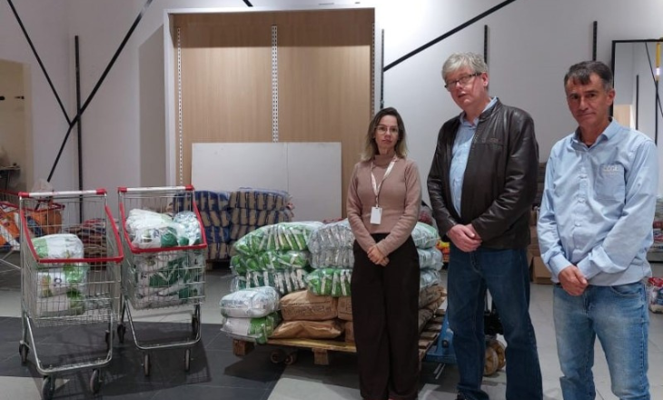 CCGL doa 400 kg de leite em pó para vítimas de enchentes em Rio Grande