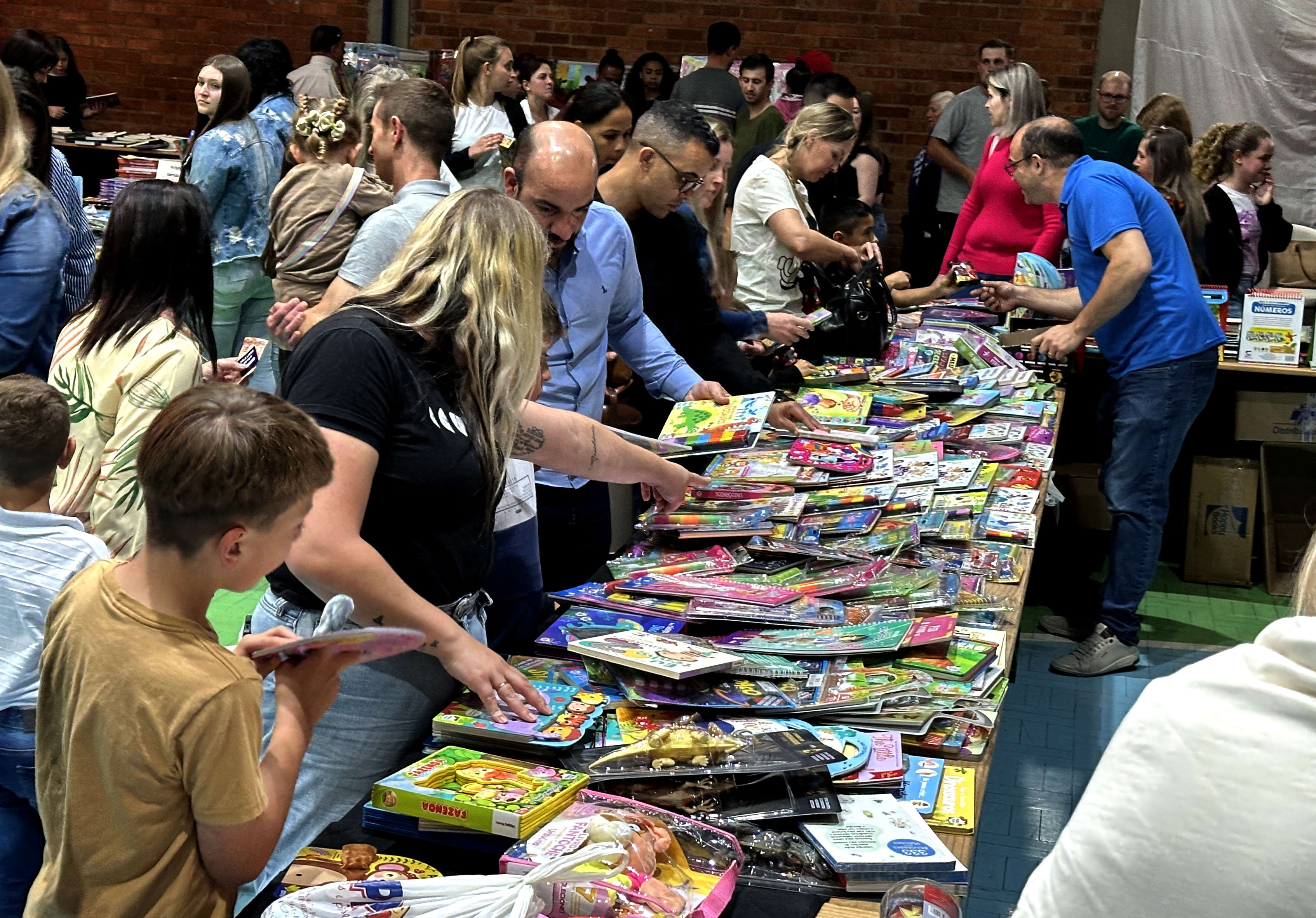 Sicoob São Miguel fortalece o cooperativismo com incentivo à leitura