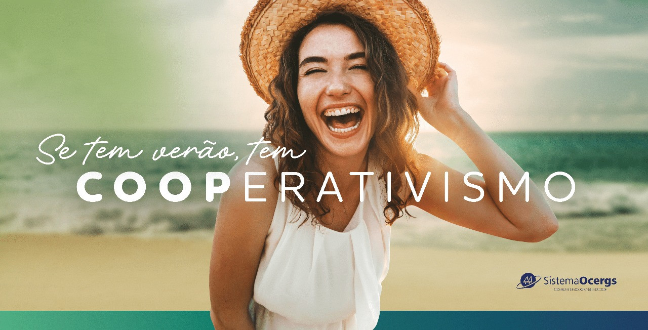 Sistema Ocergs Imagem promocional de verão com uma mulher sorrindo na praia. Texto: "Se tem verão, tem cooperativismo". Marca Sistema Ocergs presente no canto inferior direito