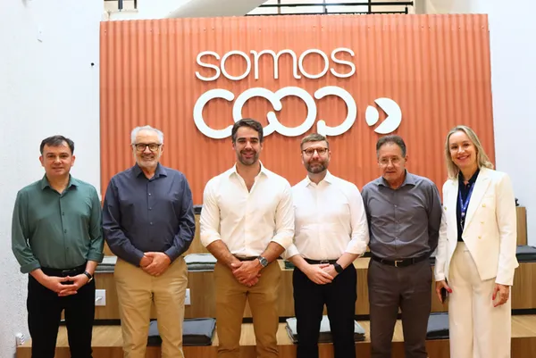 Casa do Cooperativismo recebe visita do Governador Eduardo Leite